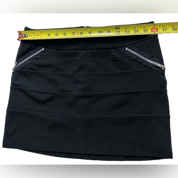 BCBG Generation Black Bandage Mini Skirt Sz 10 Zip Pocket Detail Stretch Bodycon - Picture 7 of 9